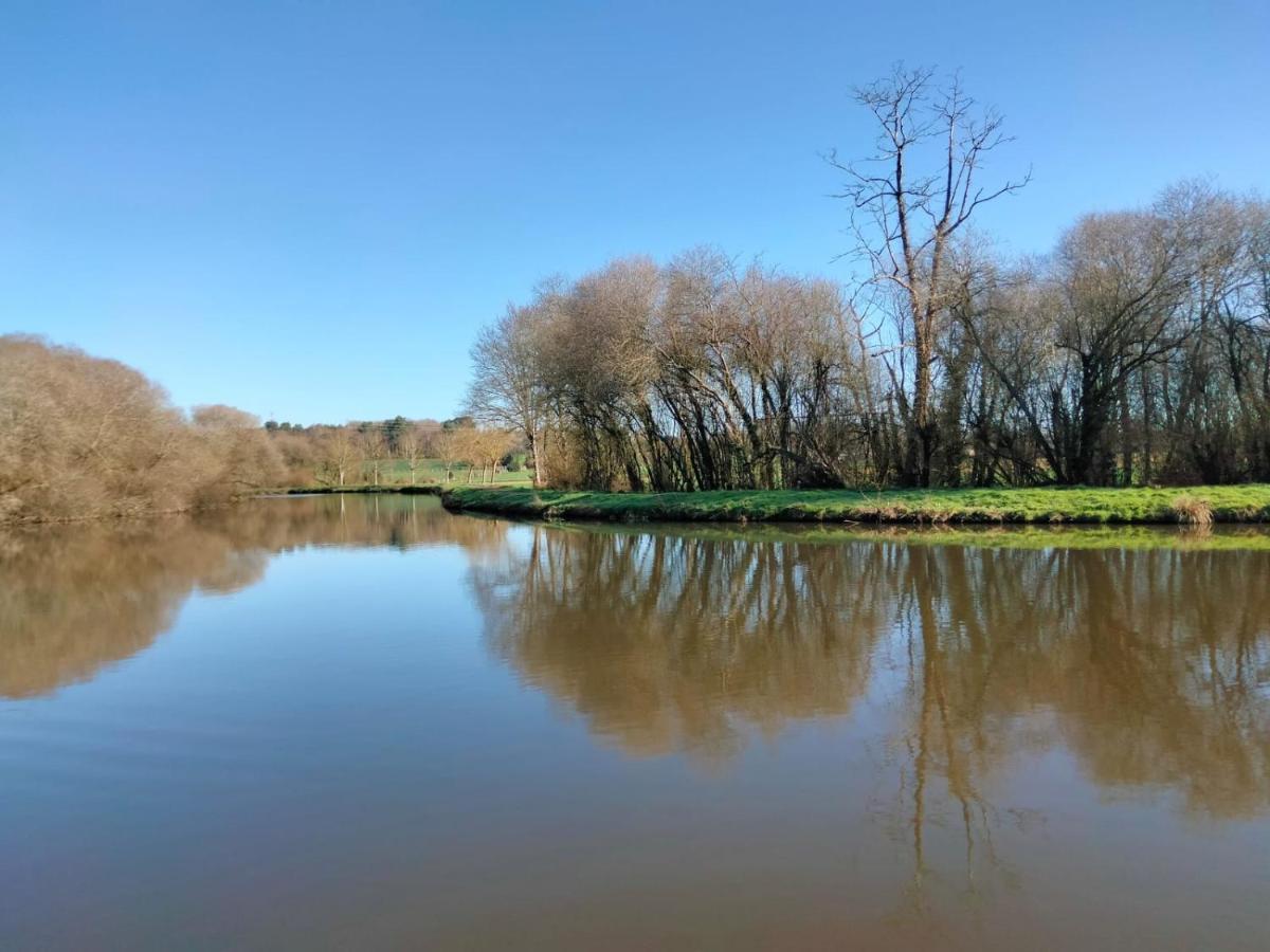 Hebergement Canal Val D'Oust Exterior photo